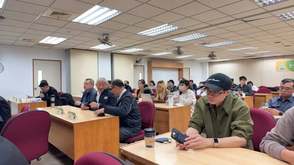 參加經濟部中小微企業多元振興發展計畫說明會 照片 10